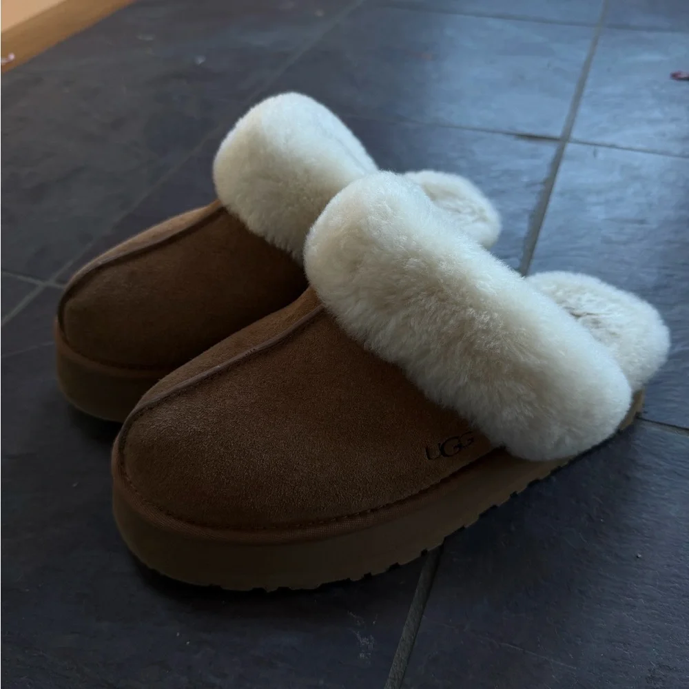 UGG Women's Cream Disquette Slippers - Picture 9 of 10